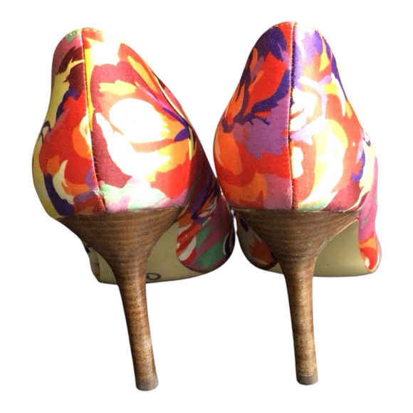 Marc Fisher Red and Pink Heels with Floral Design - Picture 4 of 7